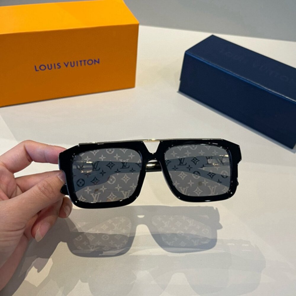 Louis Vuitton Black and Gold Sunglasses - Picture 6 of 7